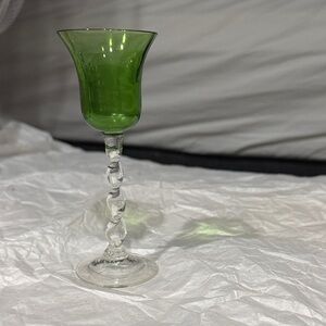 Chic Green Wine Glass with Artistic Stem